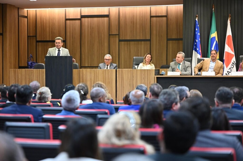 Na OAB-AM, Tadeu de Souza defende missão social da advocacia e fortalecimento do serviço público