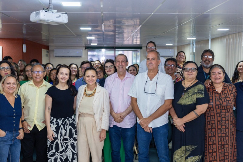 Omar Aziz reforça compromisso com a ciência e a pesquisa em visita à Fiocruz em Manaus