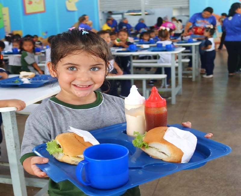 Super Hambúrguer chega às escolas de Coari e transforma a merenda em aliada do aprendizado