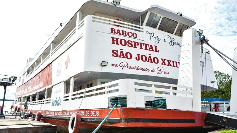 Barco Hospital São João XVIII realiza 29ª expedição em Tefé com atendimentos e cirurgias gratuitas.
