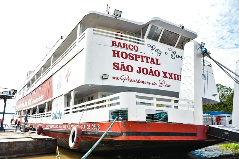 Barco Hospital São João XVIII realiza 29ª expedição em Tefé com atendimentos e cirurgias gratuitas.
