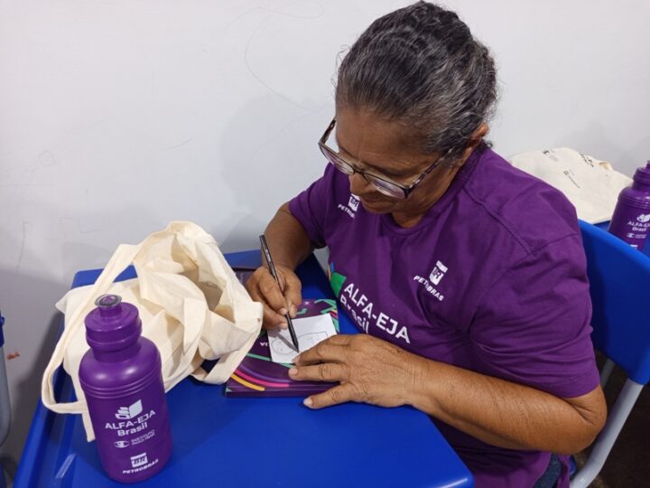 Oficinas do Projeto ALFA-EJA Brasil fortalecem aprendizagem e valorizam histórias de vida em Coari