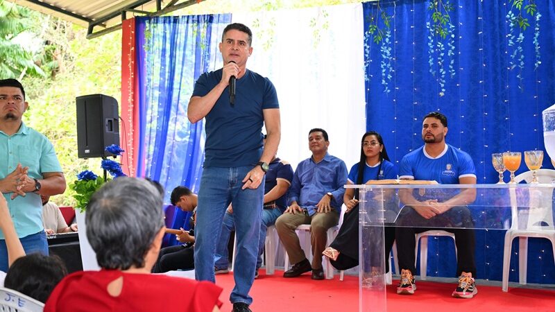 David Almeida participa de inauguração de centro para dependentes químicos