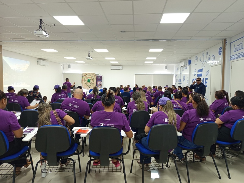 Projeto ALFA-EJA Brasil fortalece educação de jovens e adultos em Coari com formação de educadores