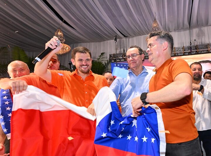Avante reúne 12 mil pessoas e transforma lançamento de Augusto Cury na Maior mobilização Política da Pré Campanha no Amazonas