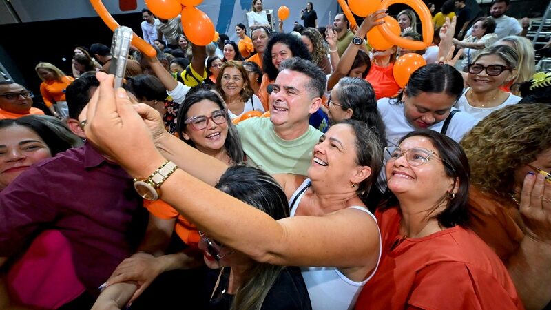 David Almeida reúne profissionais da educação infantil e especial para consolidar propostas do plano de governo