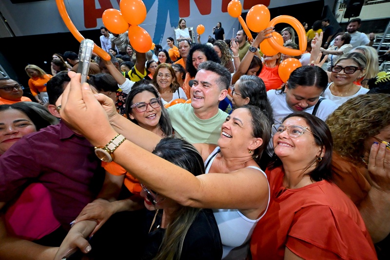 David Almeida reúne profissionais da educação infantil e especial para consolidar propostas do plano de governo